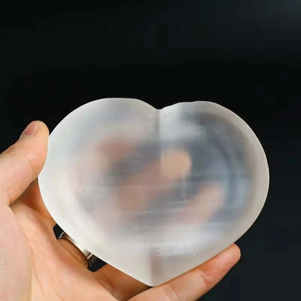 Natural Selenite Crystal Carved Heart Shape Bowl White Gypsum Bowl Energy Minerals Specimen Healing Crafts and Home Decoration