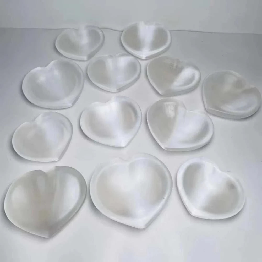 Natural Selenite Crystal Carved Heart Shape Bowl White Gypsum Bowl Energy Minerals Specimen Healing Crafts and Home Decoration