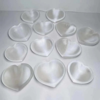 Natural Selenite Crystal Carved Heart Shape Bowl White Gypsum Bowl Energy Minerals Specimen Healing Crafts and Home Decoration