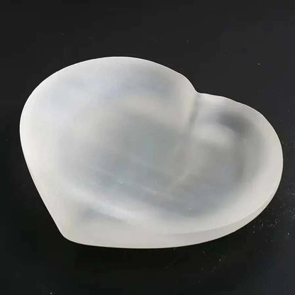 Natural Selenite Crystal Carved Heart Shape Bowl White Gypsum Bowl Energy Minerals Specimen Healing Crafts and Home Decoration