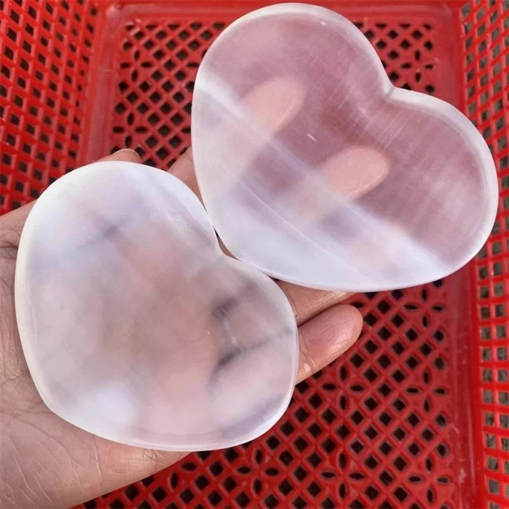 Natural Selenite Crystal Carved Heart Shape Bowl White Gypsum Bowl Energy Minerals Specimen Healing Crafts and Home Decoration